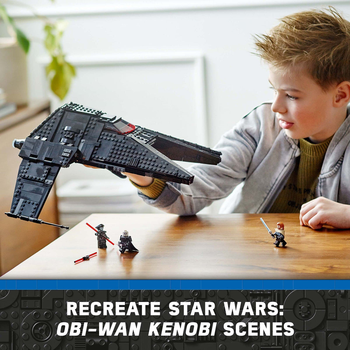 Buildable Toy Starship with Blue and Double-Bladed Red Lightsabers I193145