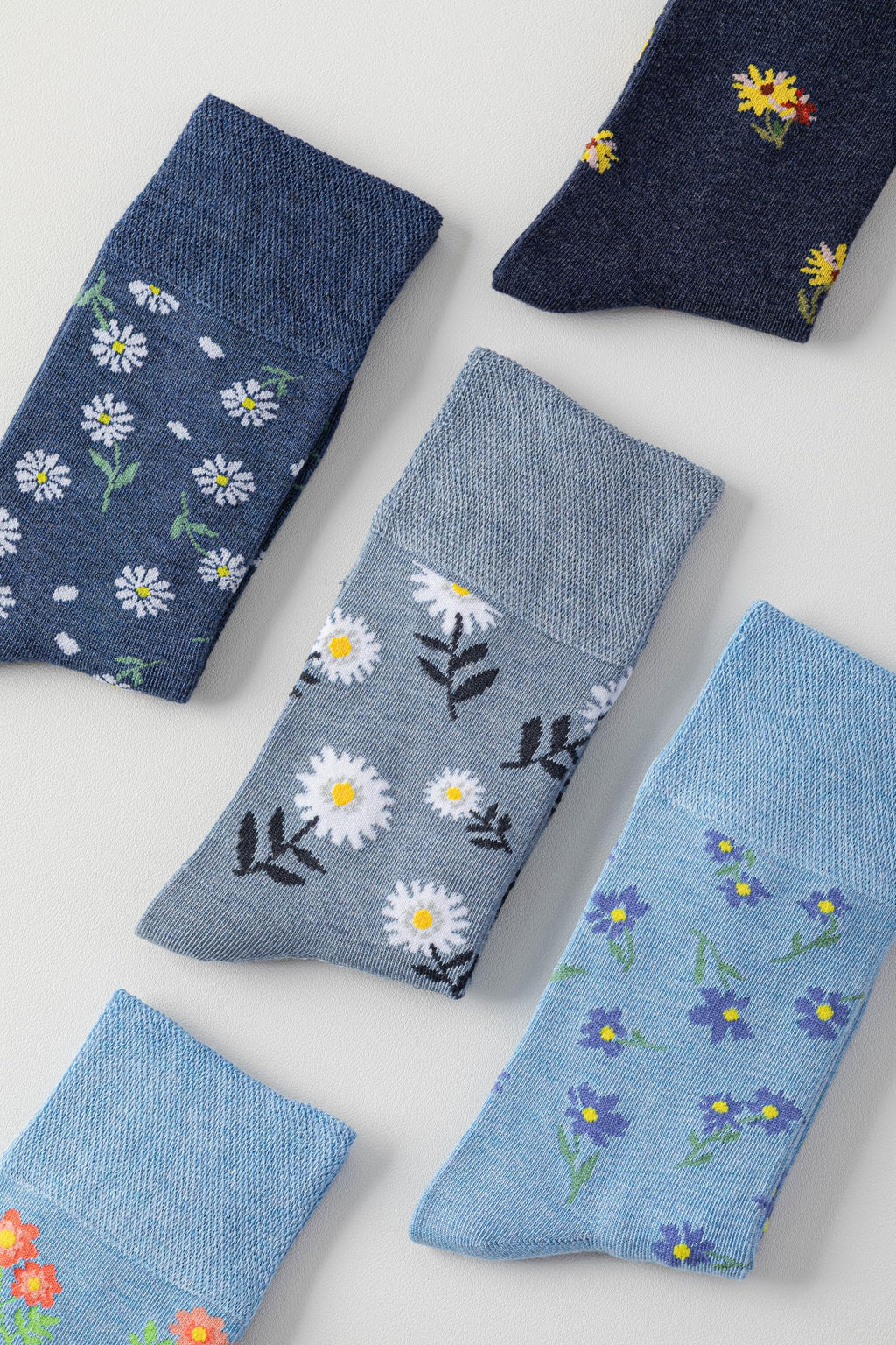 Bamboo Viscose Non Binding Crew Socks, 5 Pairs P652677